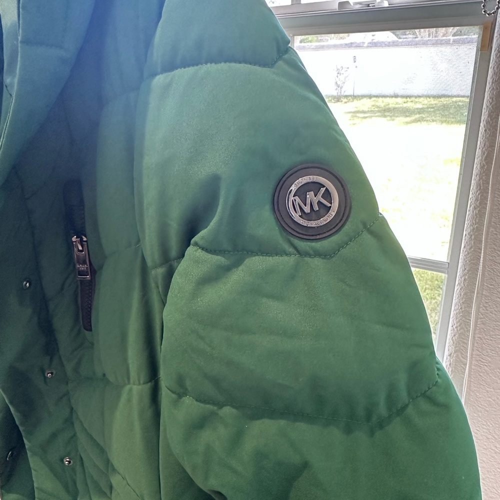 SALE TODAY …Michael Kors Emerald Hooded Puffer Coat with faux fur hood - Picture 4 of 6